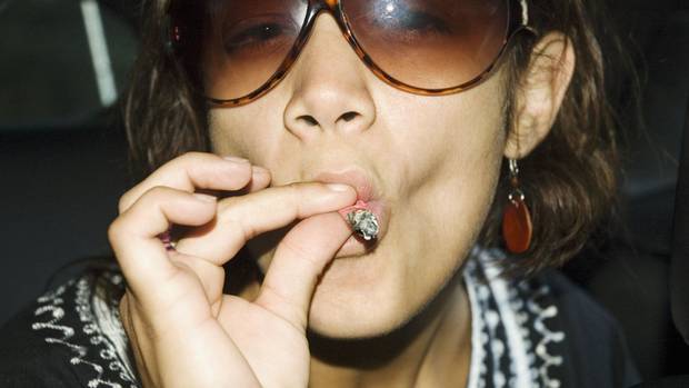 FRIDAYFUNNY_weedsmoking
