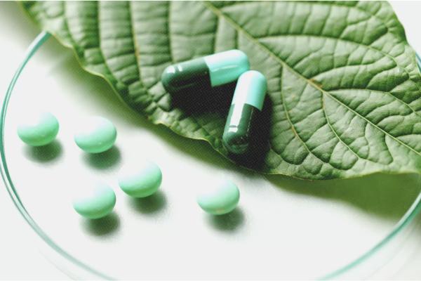 The DEA wants to turn 7-OH consumers into criminals